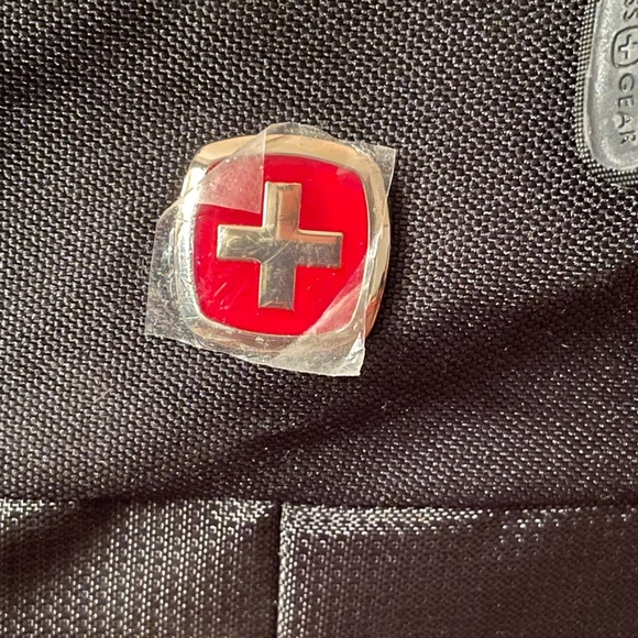 NEW MINT & UNUSED “SWISS GEAR” NYLON 20” DUFFLE GYM & TRAVEL BAG SWISS ARMY BAG - Picture 5 of 14